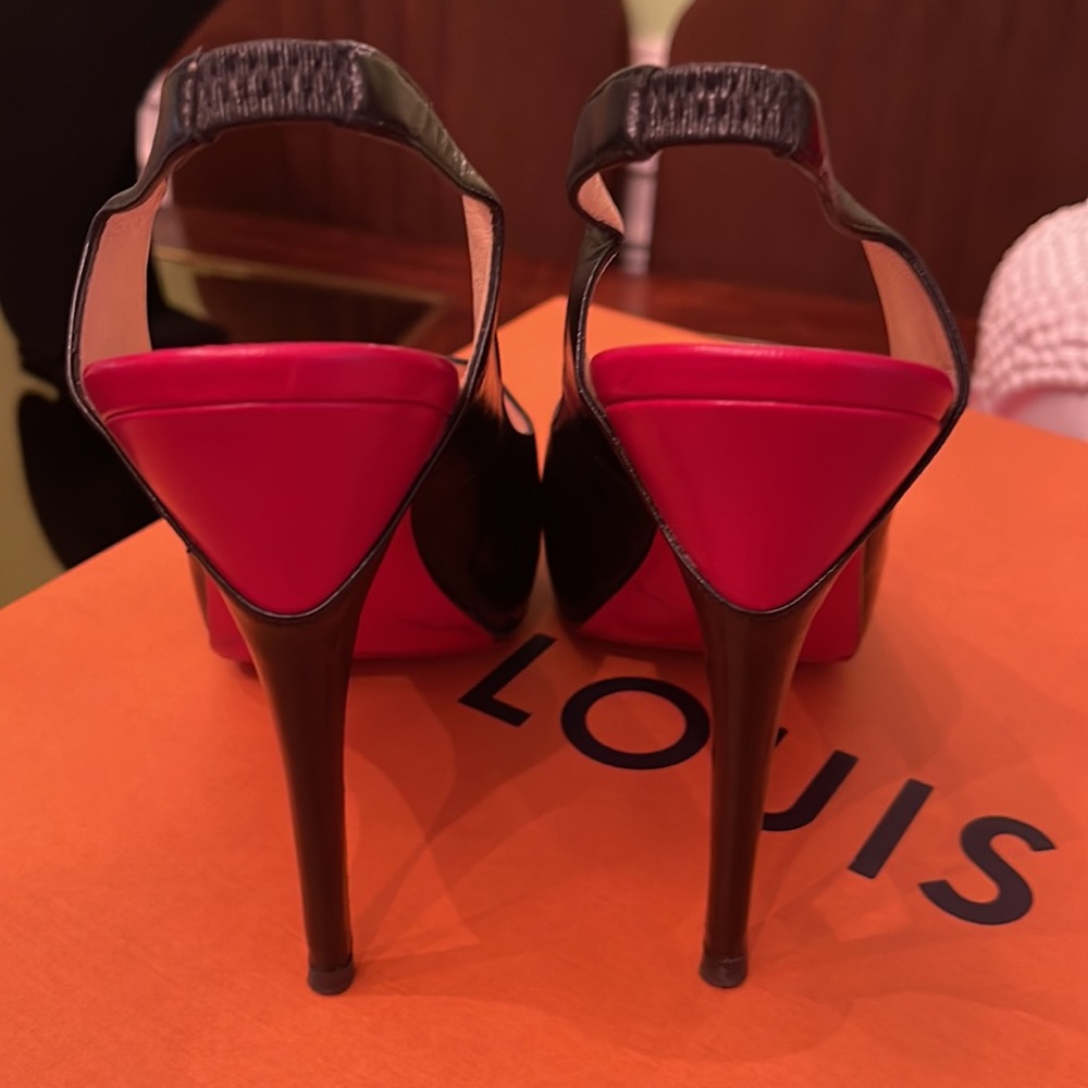 Christian Louboutin in excellent condition was worn two or three times - Picture 4 of 17